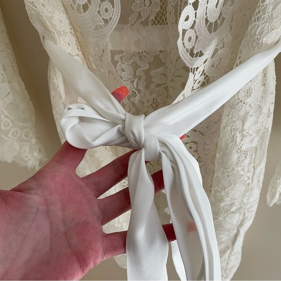 Inc INTERNATIONAL CONCEPTS Floral Scalloped Lace Wrap 3/4 Length Robe, size XS - Picture 9 of 13